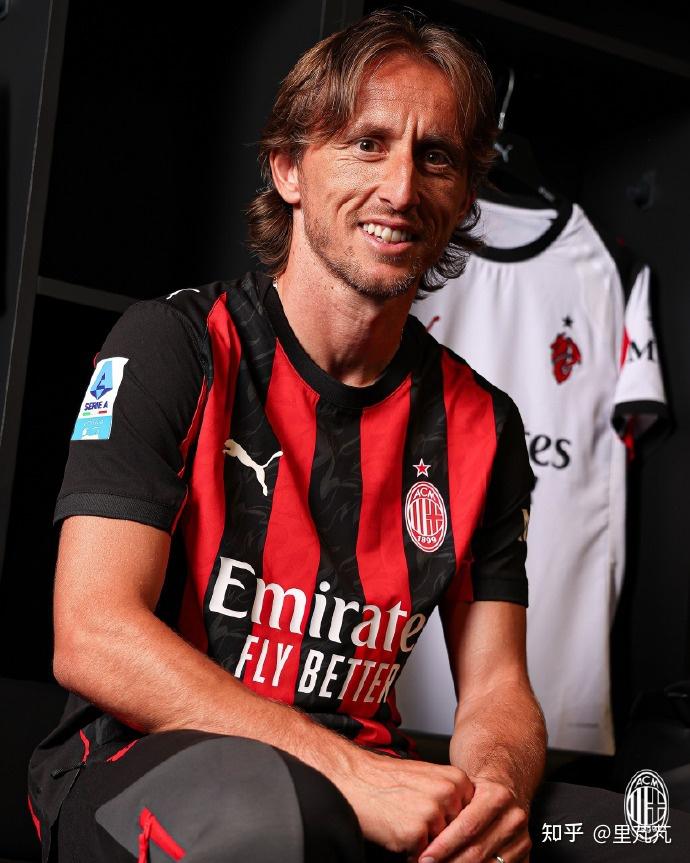 哈登在比赛中超越安东尼，进入NBA历史得分榜前十，成为首位2009届进入前十的球员，距30000分仍需1710分。