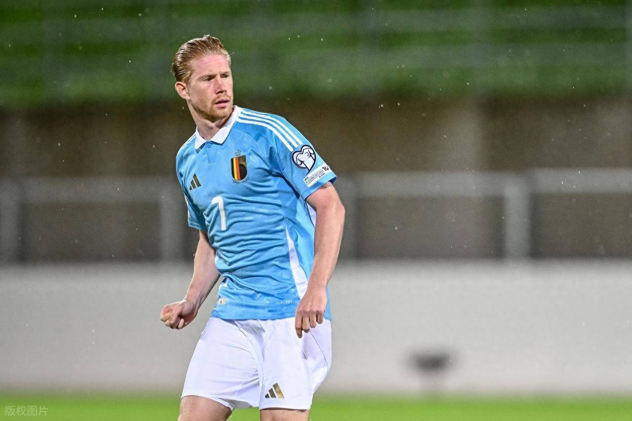 中场球员的职责是什么？